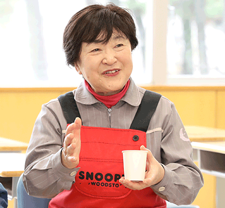 お茶への思いを語る金子さん