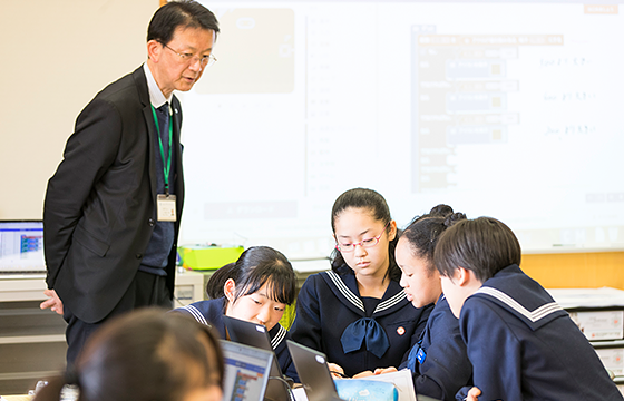 プログラミング授業の様子