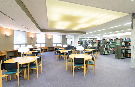 大学附属図書館