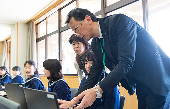 プログラミング授業の様子