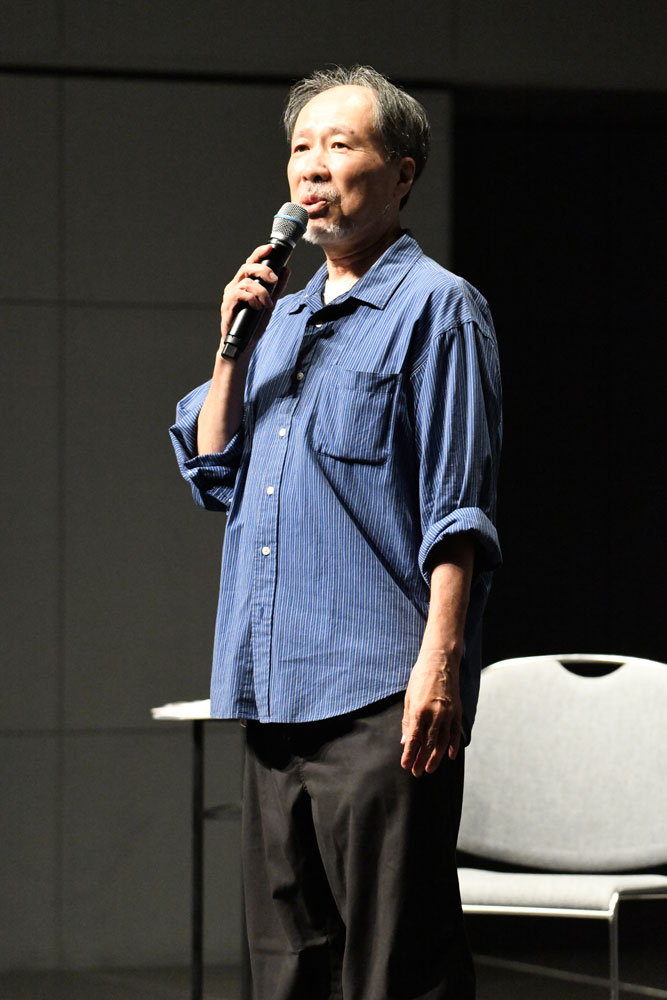本学学芸学部元教授　山﨑鎮親氏