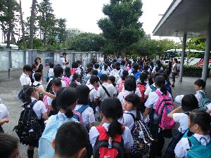 学園に帰り着くと、お母様たちが出迎えてくれました。