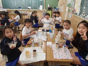 非常食を食べる