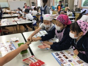 かつお節にふれる